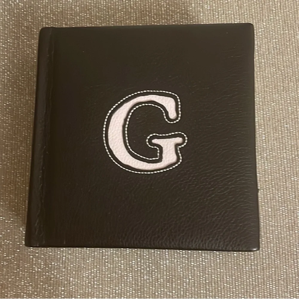 Black  Memo Pad Bloc -nots with White 'G' Monogram